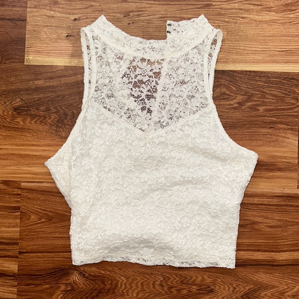 Elegant Lace Sleeveless Top